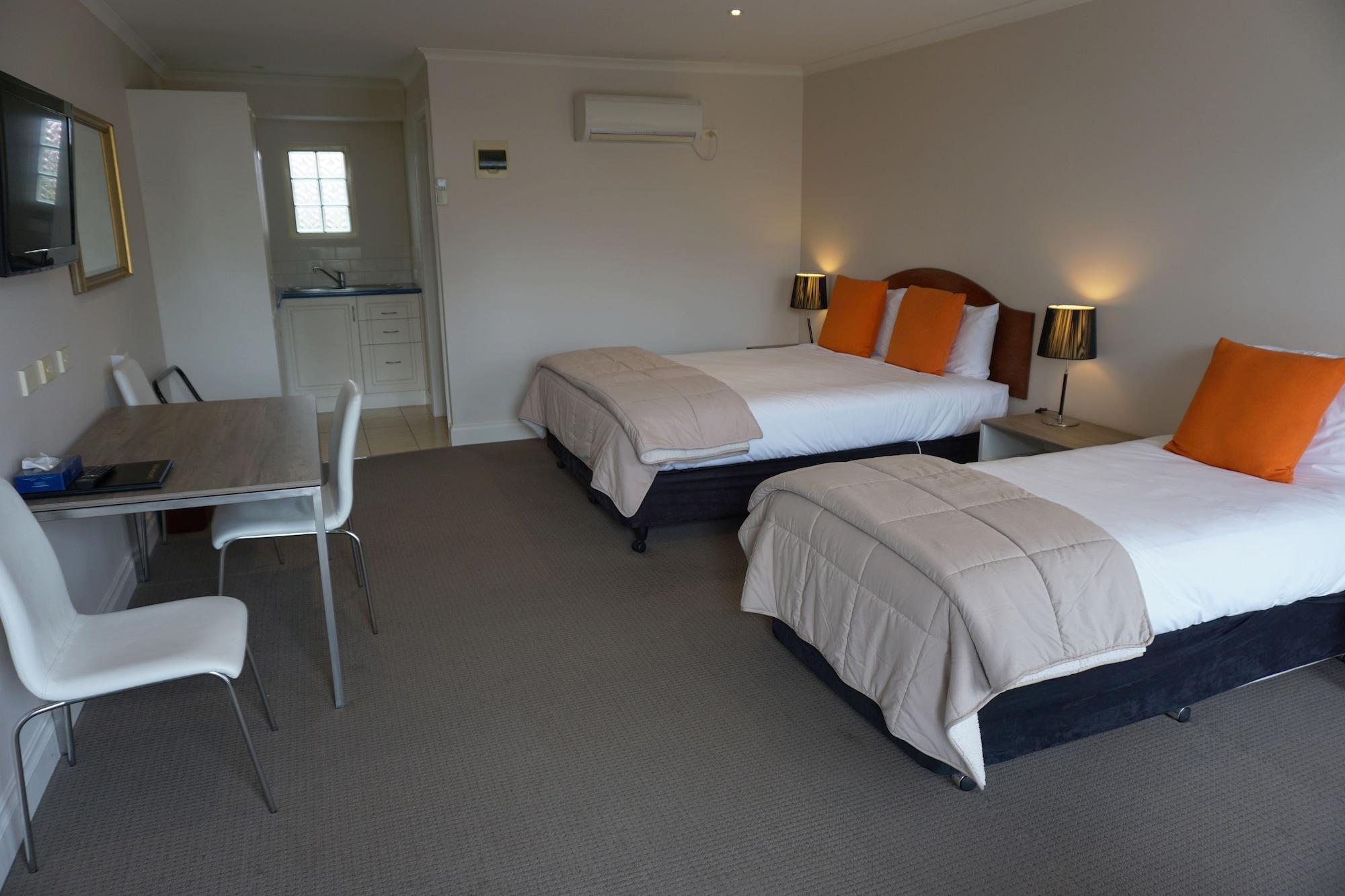 Ashmont Motel And Apartments Порт Феъри Екстериор снимка