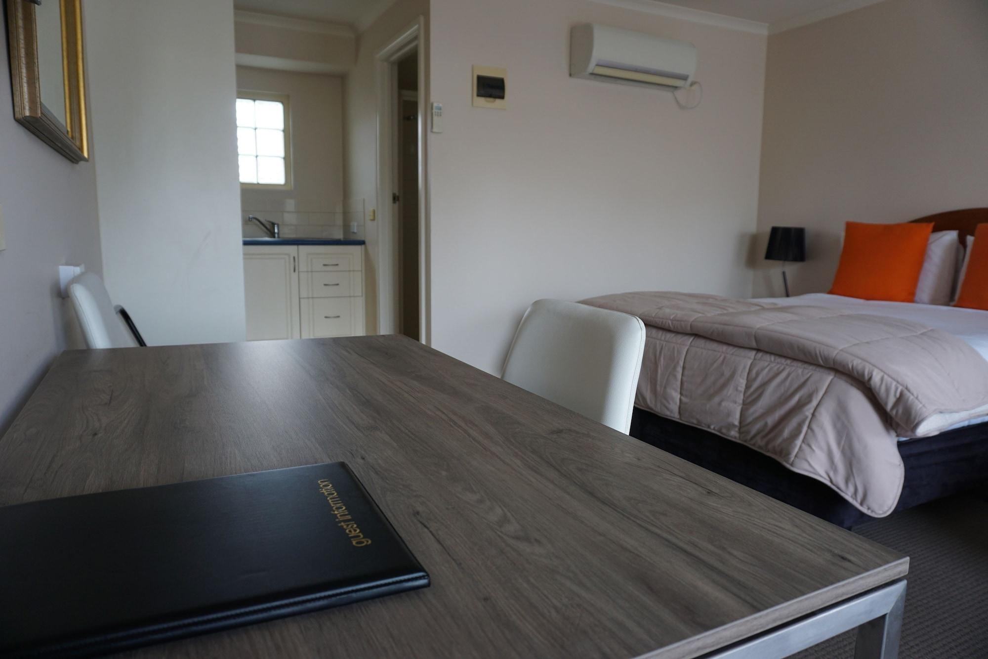 Ashmont Motel And Apartments Порт Феъри Екстериор снимка