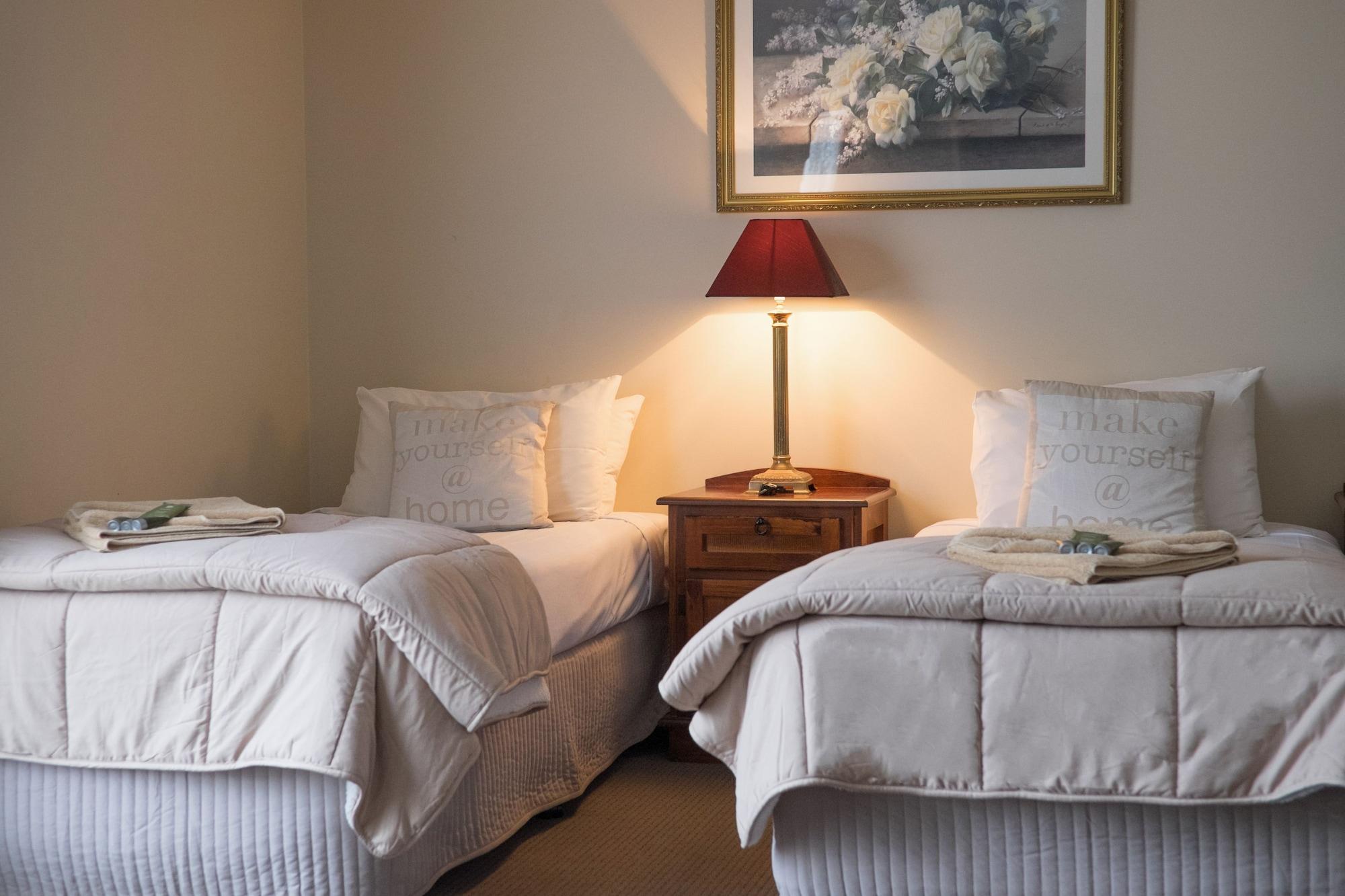 Ashmont Motel And Apartments Порт Феъри Екстериор снимка
