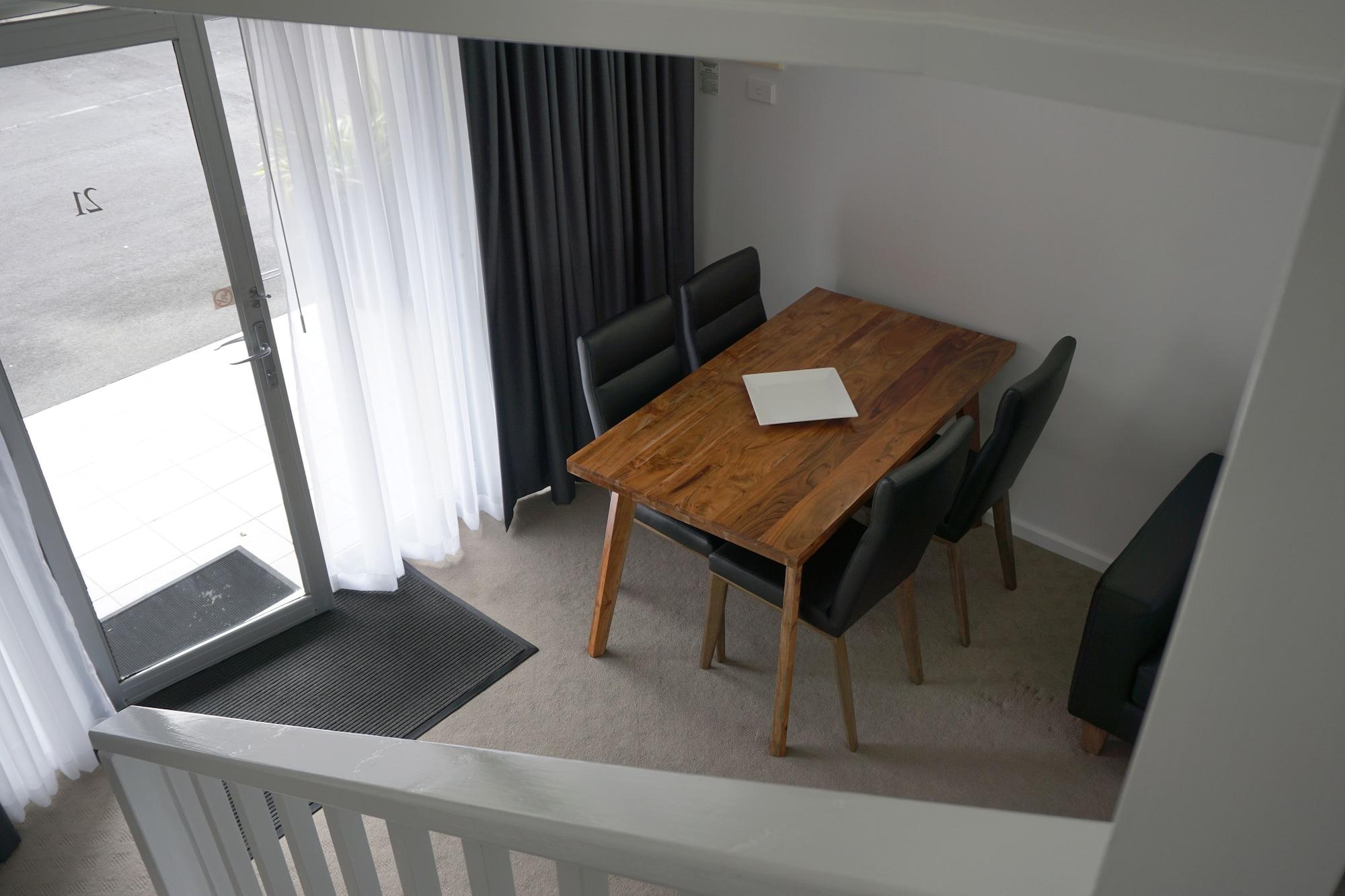 Ashmont Motel And Apartments Порт Феъри Екстериор снимка