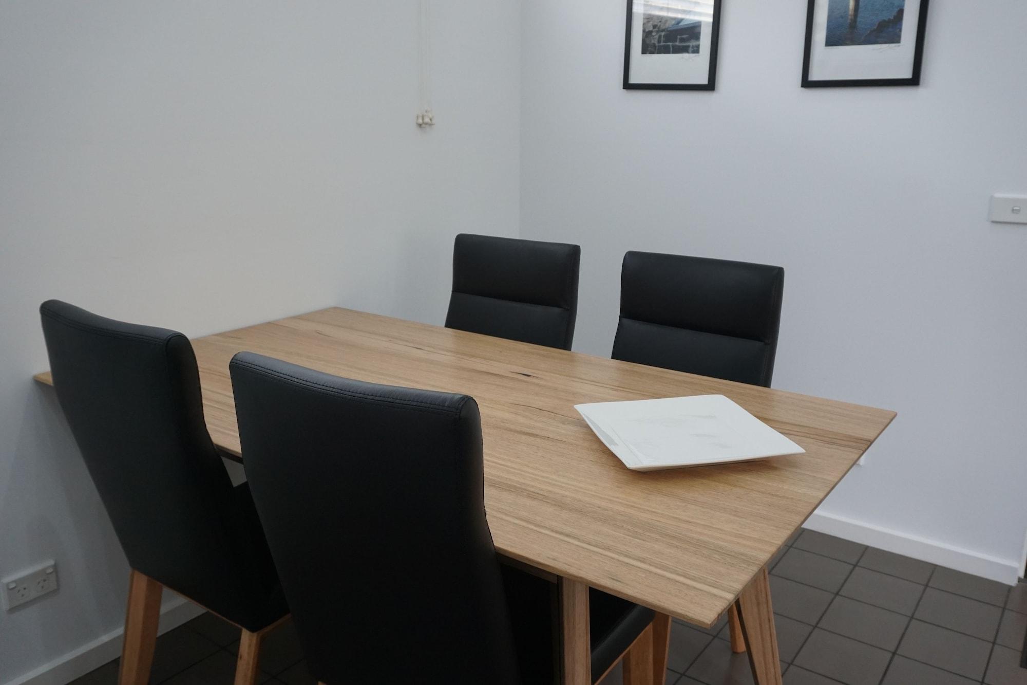 Ashmont Motel And Apartments Порт Феъри Екстериор снимка