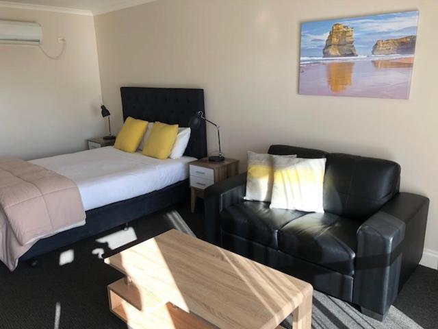 Ashmont Motel And Apartments Порт Феъри Екстериор снимка
