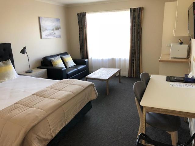 Ashmont Motel And Apartments Порт Феъри Екстериор снимка