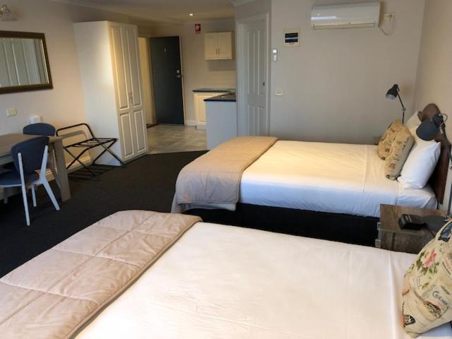 Ashmont Motel And Apartments Порт Феъри Екстериор снимка