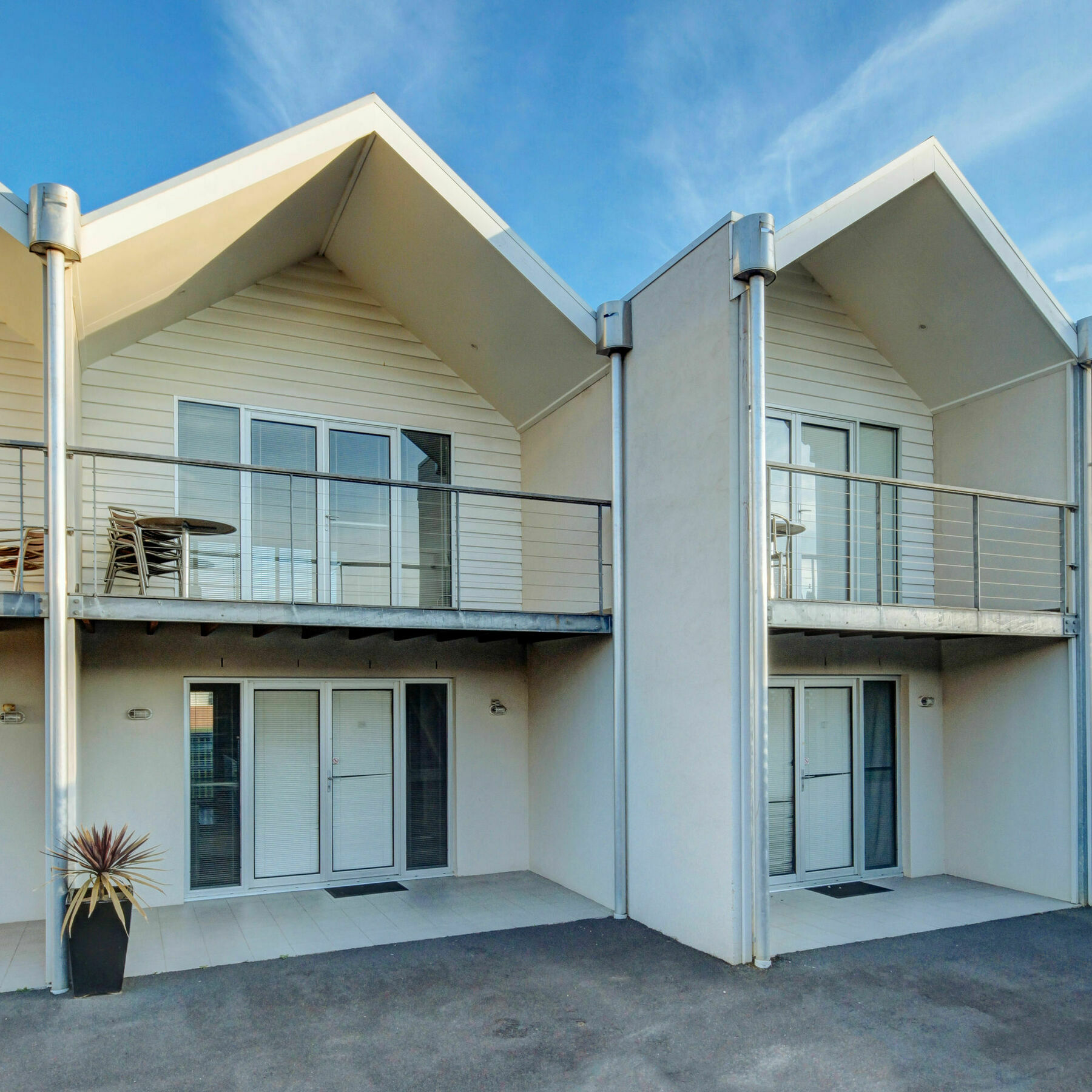 Ashmont Motel And Apartments Порт Феъри Екстериор снимка