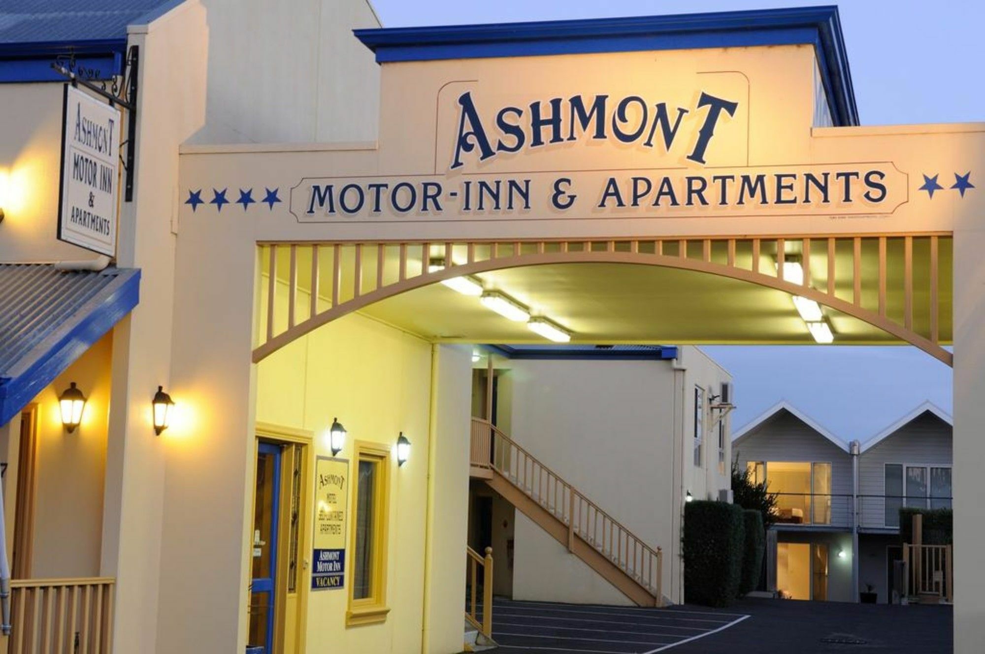 Ashmont Motel And Apartments Порт Феъри Екстериор снимка